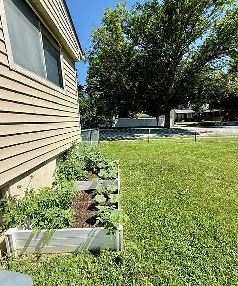 2700 Hereford St — Photo 4