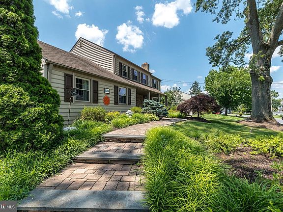 2nd image of 1219 Nash Dr