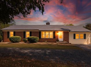 1064 Ladd Rd, Waynesboro, VA 22980