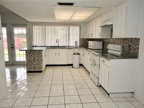 2nd image of 2613 Gayle Dr