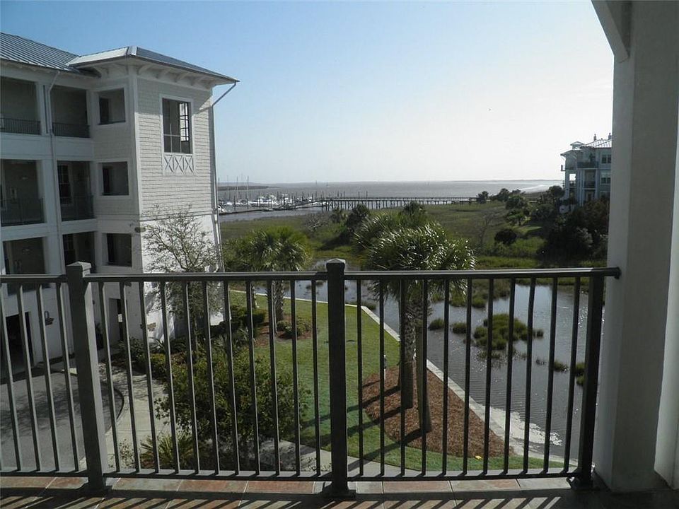 1st image of 30 Waterfront Dr