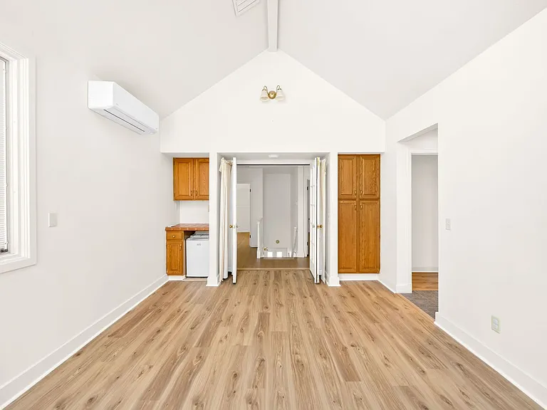 525 Forest St — Photo 15