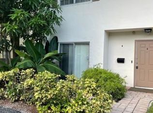 3141 N Palm Aire Dr #1, Pompano Beach, FL 33069