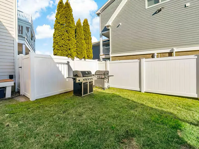 909 N Burghley Ave — Photo 19