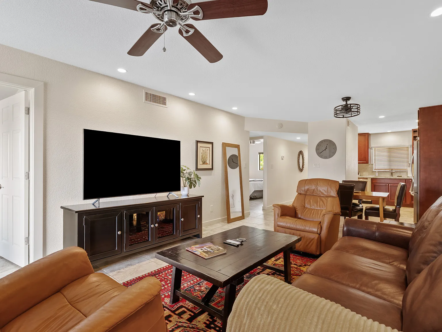 2 bed, 1002 sqft, $1,950 — Photo 4