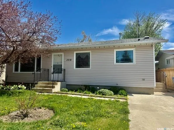 208 12th STREET, Humboldt, SK S0K 2A0