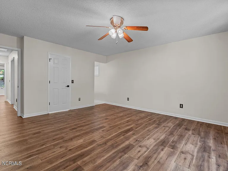 618 Chelsea Dr — Photo 26