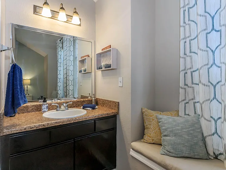 Summerlake Apartments — Photo 26