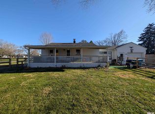 704 Willow St, Savanna, IL 61074