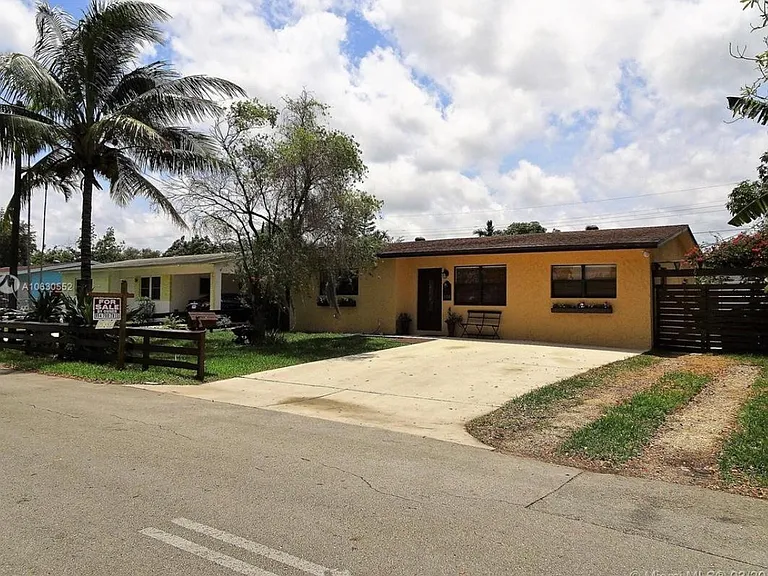 310 SW 9th Ave — Photo 7