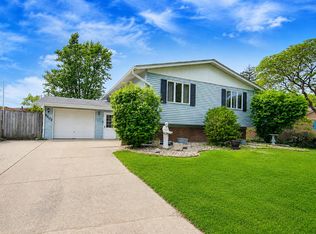 9502 Forrest Dr, Highland, IN 46322