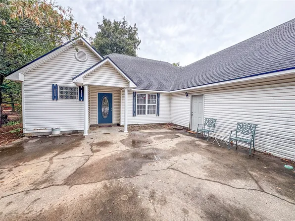70 W Hutson St, Eufaula, OK 74432