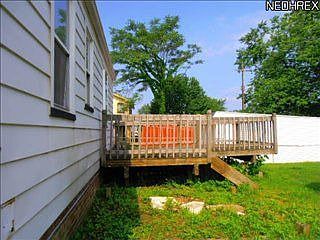 3rd image of 10915 Penfield Ave