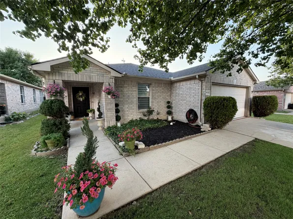 1632 Crown Point Dr, Little Elm, TX 75036