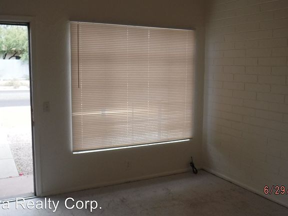 2nd image of 862 S Tucson Blvd #7558515