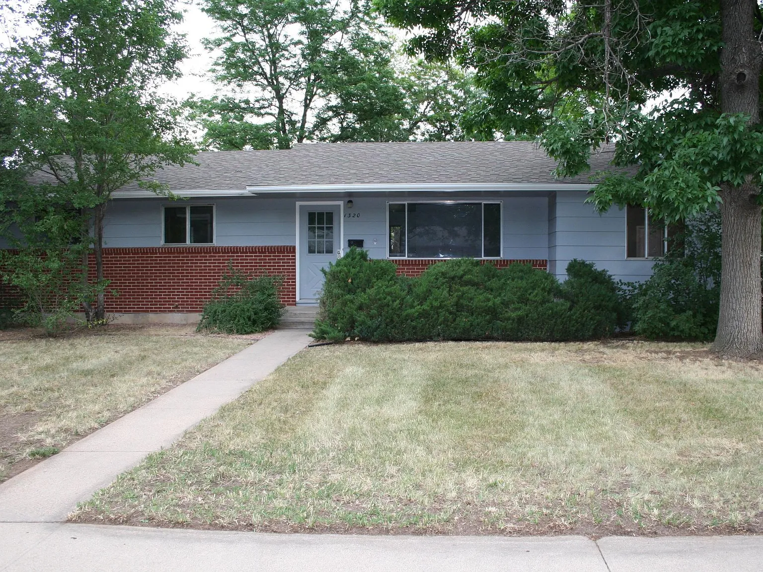 1320 Southridge Dr — Photo 1