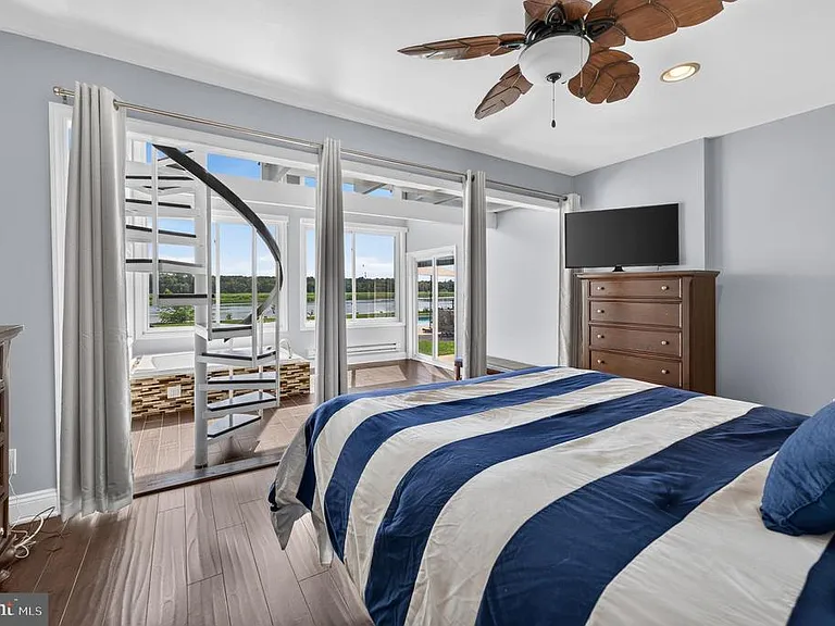 249 Club House Dr — Photo 5