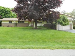 3351 Devon Brook Dr, Bloomfield Hills, MI