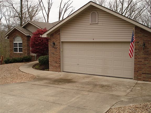 2nd image of 4 Ashton Cir