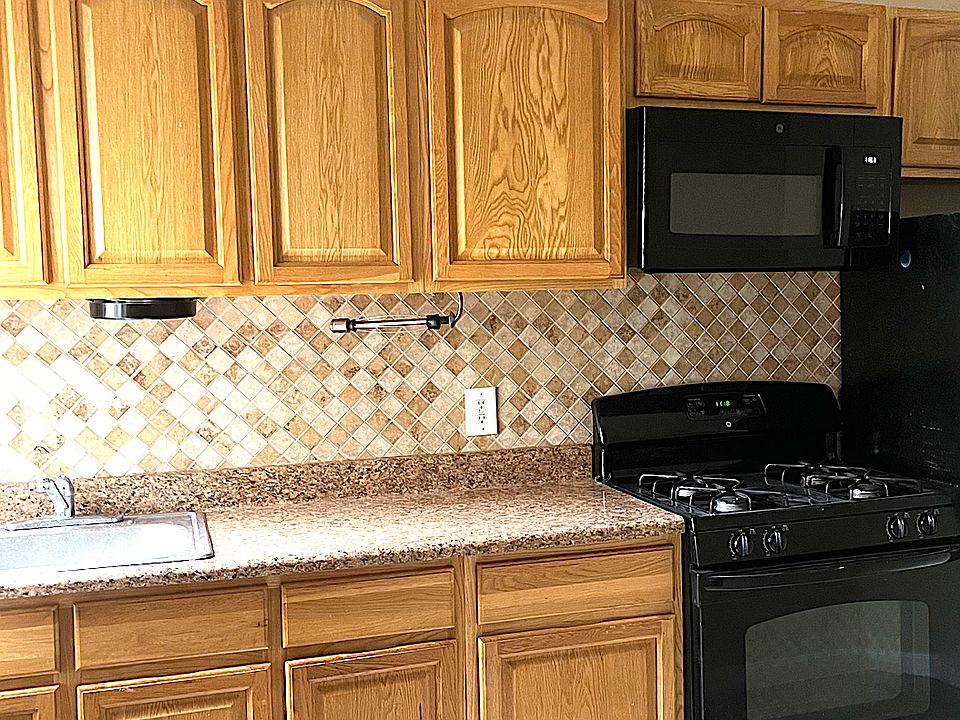 1st image of 40 Park Pl APT 4D