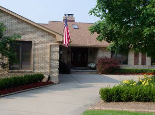 2120 Saint Andrews Dr, Rochester Hills, MI 48309