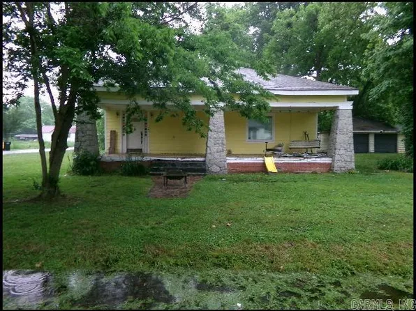 303 E Nichols St, England, AR 72046