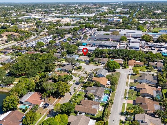 4th image of 4955 NW 10th St