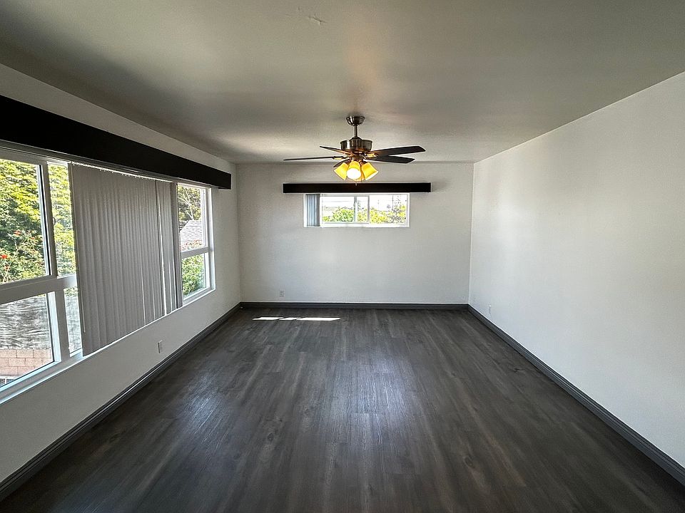 1st image of 402 E Brett St #1/2