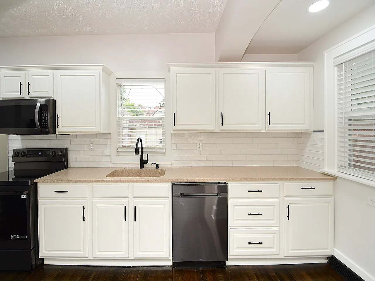 5406 Leavenworth Street — Photo 2