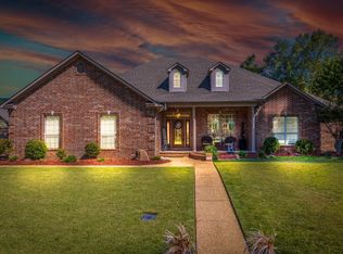 4320 Tree House Dr, Conway, AR 72034