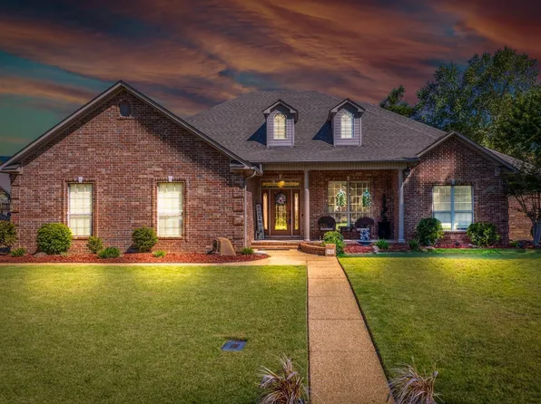 4320 Tree House Dr, Conway, AR 72034