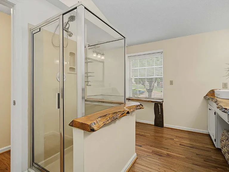 106 Dilworth Ct — Photo 37