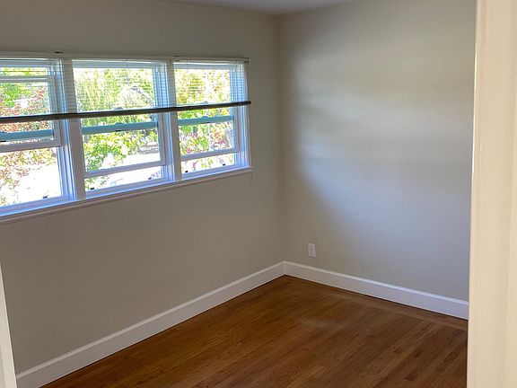 5th image of 290 Everett Ave