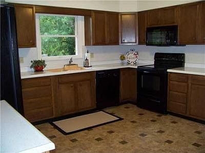 5th image of 683 Rainbow Dr NW