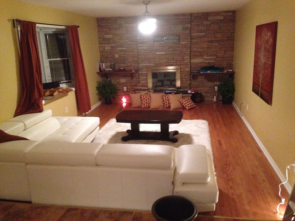 1st image of 109 Hidden Ln