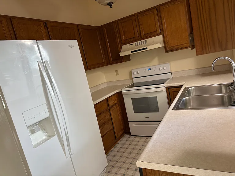 212 S Lark Ln — Photo 6