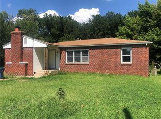 309 Warwick Rd, Coffeyville, KS 67337