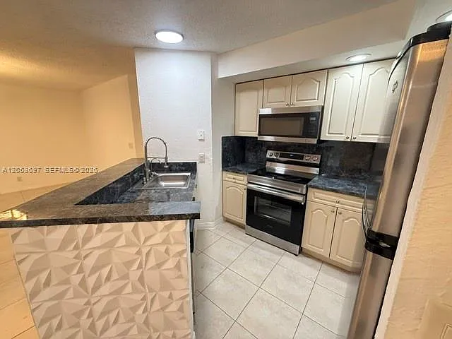 3410 Pinewalk Dr N #818 — Photo 10