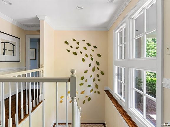 4th image of 12 Ellensview Ct