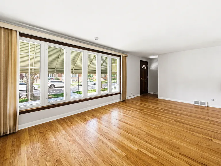 5145 S Melvina Ave — Photo 8