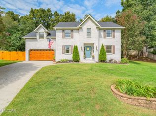 1721 Gray Oaks Ln, Knoxville, TN 37932