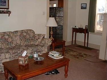 3rd image of 923 Orchard Ave