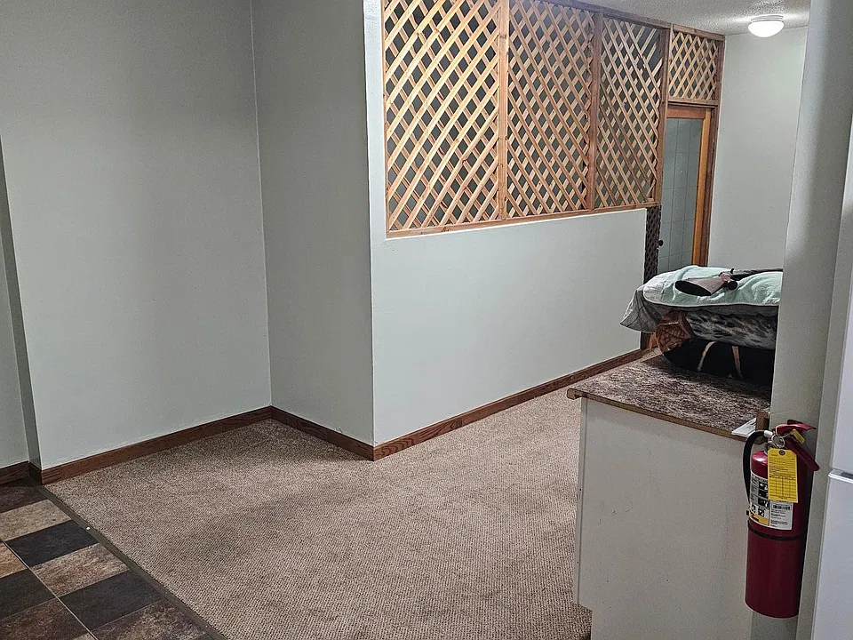 615 S Chestnut St #UPSTAIRS UNITS
