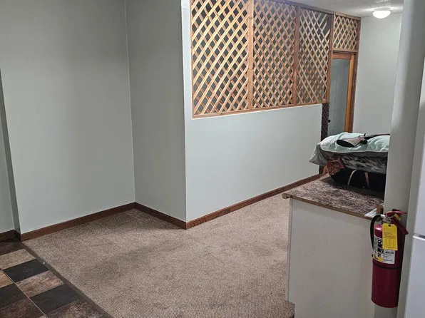 615 S Chestnut St, Platteville, WI 53818