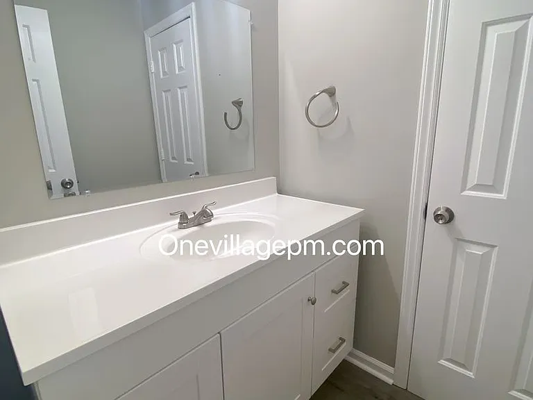 2416 Moran St — Photo 9