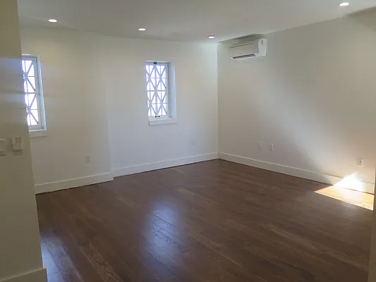 Rented by Spot It Realty LLC | media 62