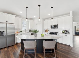 1529 Creekwood Dr, New Richmond, WI 54017