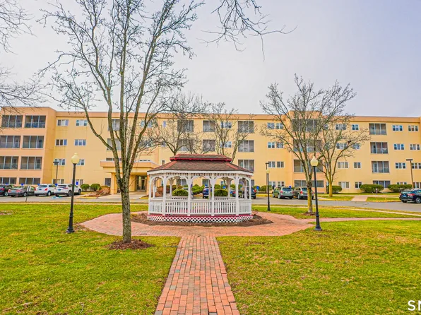 75 Washington Avenue #2-105, Hamden, CT 06518