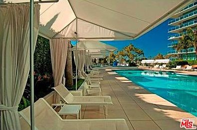5th image of 13700 Marina Pointe Dr Unit 902