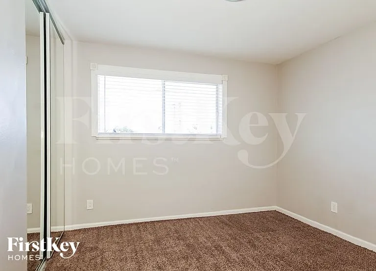 3602 W North Ln — Photo 12